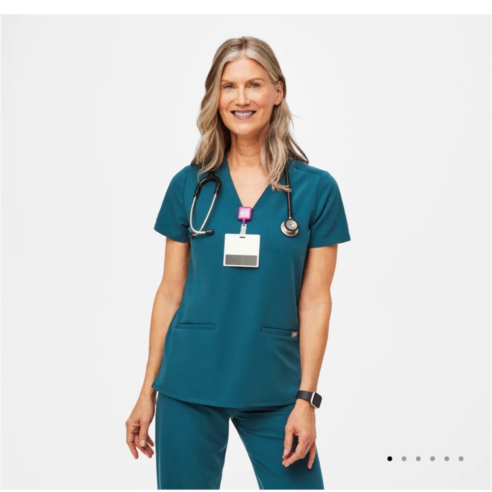 Figs scrub top Caribbean blue size medium